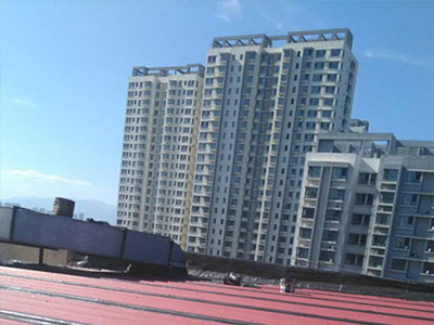 北京一小区屋顶防水上演“步步惊情”